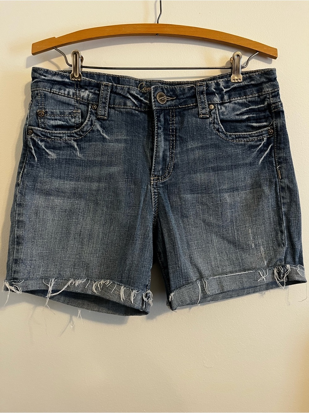 Common Genes Denim Jean Shorts Womens 10 Medium Wash Cuffed Raw Hem Stretch